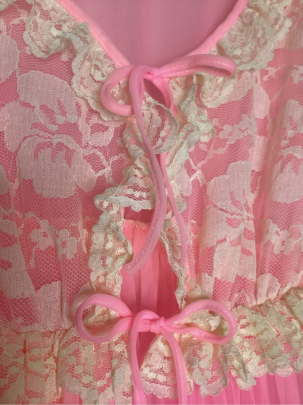 Vintage Pink Sheer Lace Trim Long Robe with Cream Accents - Picture 5 of 7